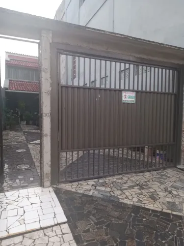 Sobre casa mobiliada c/1 quarto, cozinha, varanda, banheiro e 1 vaga de garagem.Umarizal.