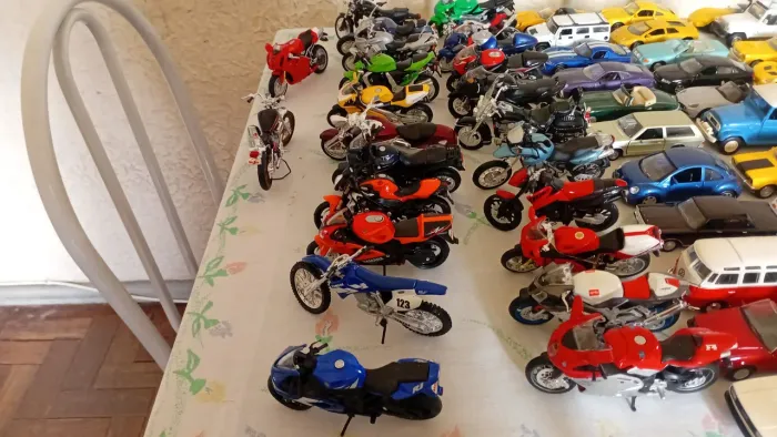 Carrinhos para Colecionar