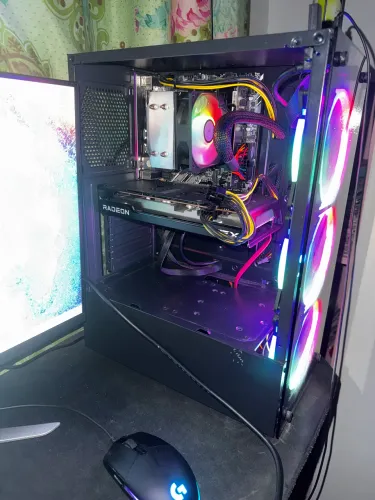 PC Gamer Ryzen 5 5600G + RX 7600 + Monitor 24? 165Hz + 1TB SSD + Periféricos (Sem Headset)