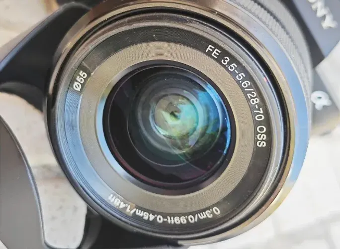 Lente Sony FE 28-70 f/3.5-5.6 OSS