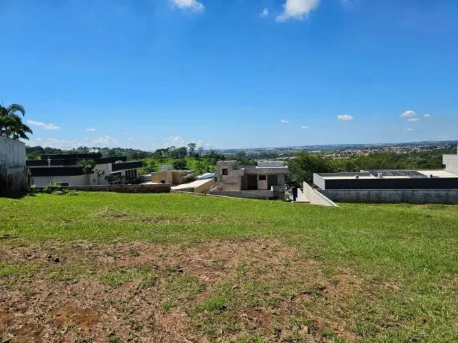 Lote à Venda 772 m² no Condomínio do Lago no Setor Condomínio do Lago 1 Etapa em Goiânia /