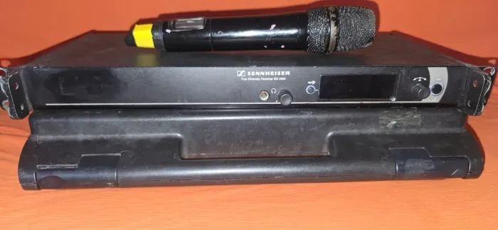 Microfone sem fio Em2000 Sennheiser