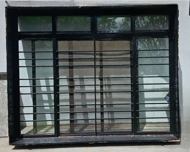 Janela 1.50 X 1.20 aço com Vidros e tela