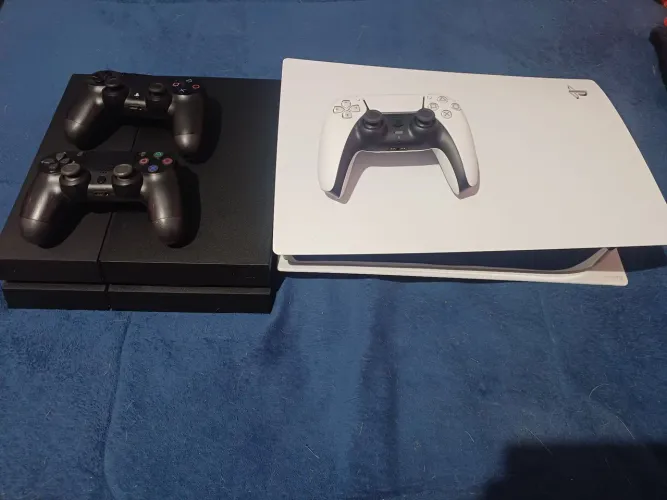 VENDE-SE UM PLAYSTATION 4 DESBLOQUEADO VERSAO 9.00 FAT NOVO 