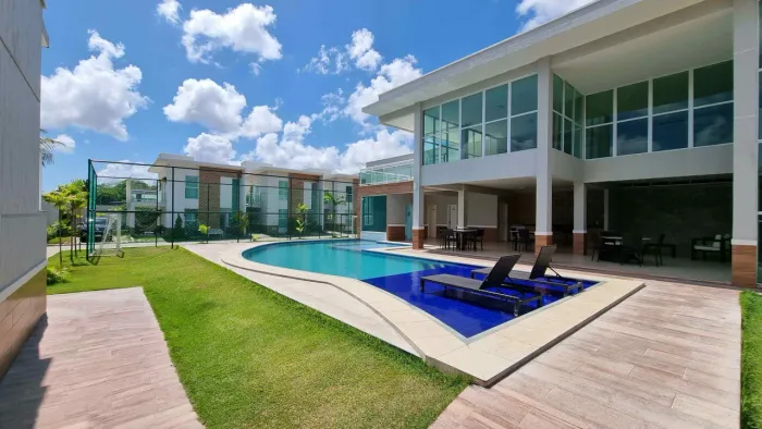 Casa em condomínio com amplo espaço e lazer completo no Eusébio.