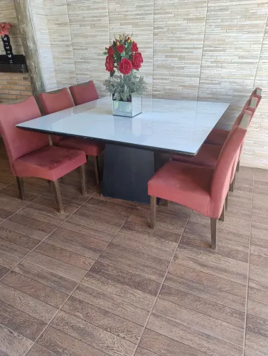 Mesa com 6 cadeiras