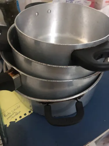 PANELAS E UTENSÍLIOS DE COZINHA