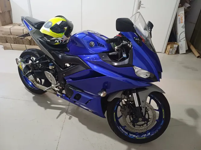 Vende se r3 ano2020 modelo 21no valor 24.000 ou troco por carro.