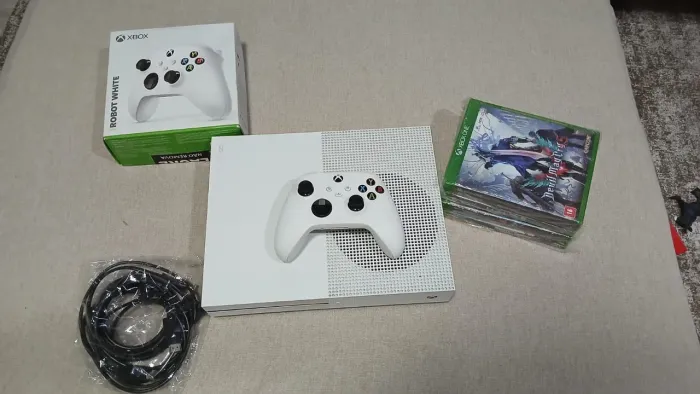 Xbox One S 1Tb + controle Xbox Series S +6 jogos |Revisado e limpo