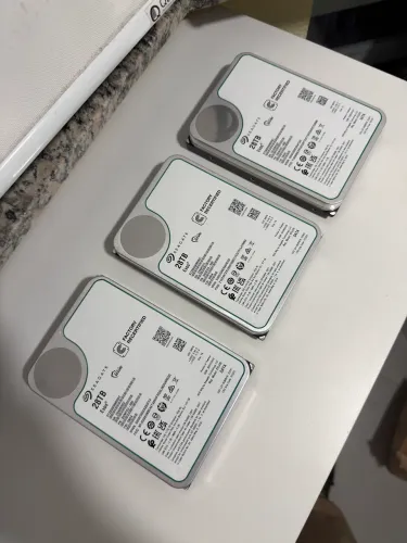 Kit 3 HDs Seagate 28 TB novos
