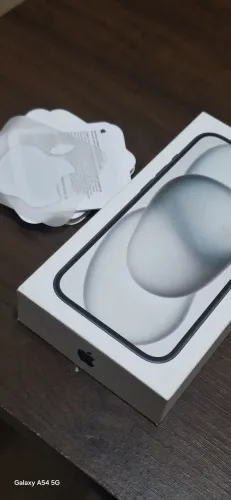 Caixa iphone 15 com manual e adesivo