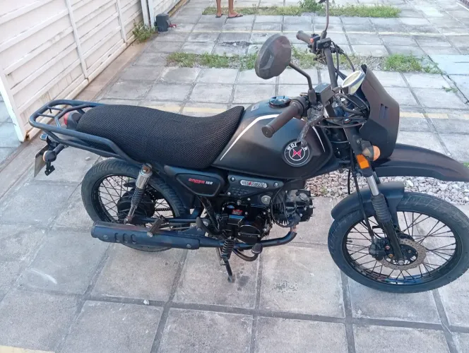 Estou vendendo uma motocicleta Shineray.