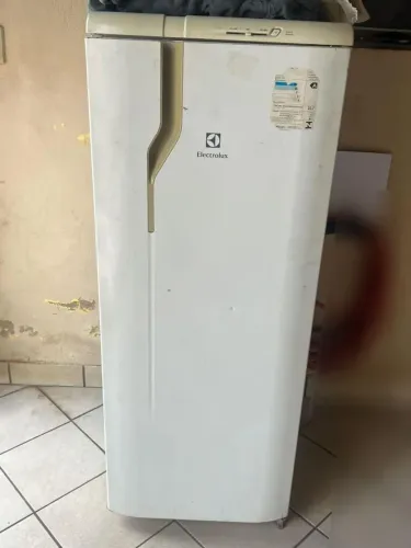 Geladeira eletrolux 110volts entrego. 