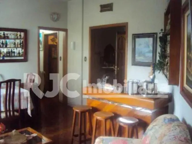 Apartamento de 90 metros quadrados no bairro Tijuca com 2 quartos
