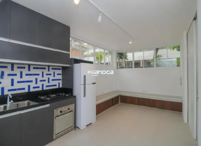 Predio na Zona Sul em Santa Tereza com 3 apartamentos e 1 sala comercial no térreo
