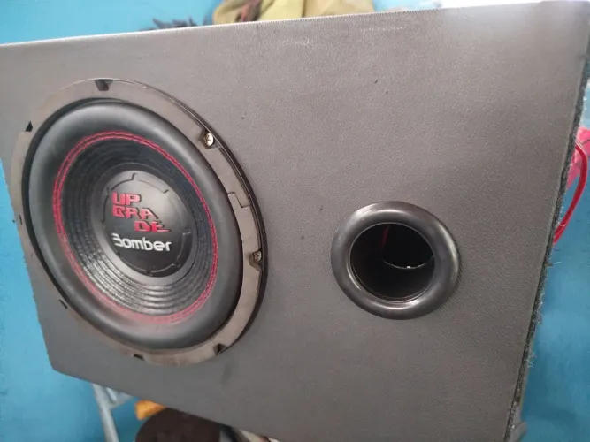 Auto falante sub 8 polegadas 350 RMS + módulo.