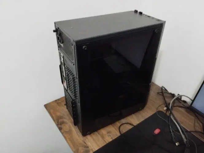 PC i3-10105 + 16GB RAM + SSD NVMe 128GB + SSD 1TB + teclado mecânico Sharkoon + mouse