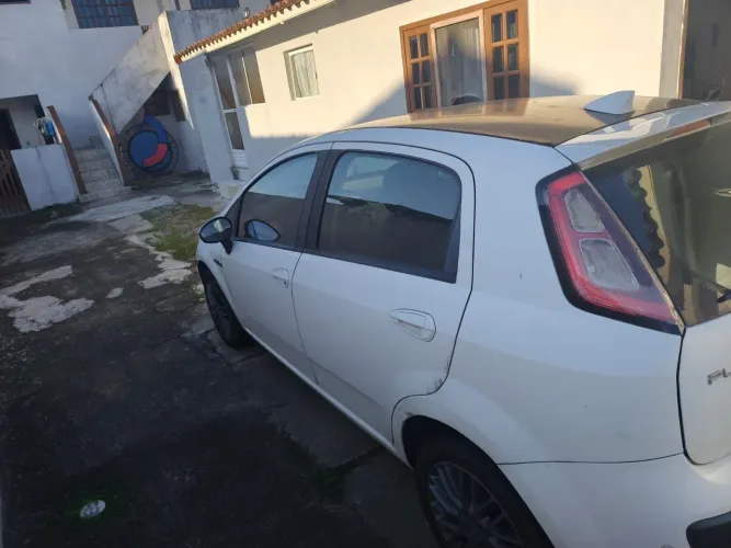 Fiat Punto Essence 1.6 Flex 16V 5P 2014