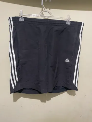 Shorts Adidas preto