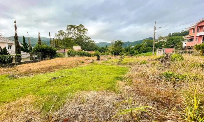 Terreno de 815.05m² no bairro João Paulo