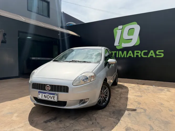 Fiat Punto Essence 1.8 Flex 16V 5P 2011