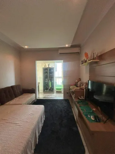 Vendo apartamento no Edifício Renoir Bairro Sagrada Família