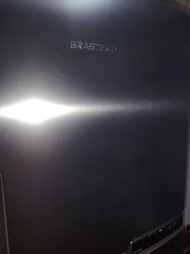 Vende-se uma geladeira nova 3 meses de uso motivo mudança 