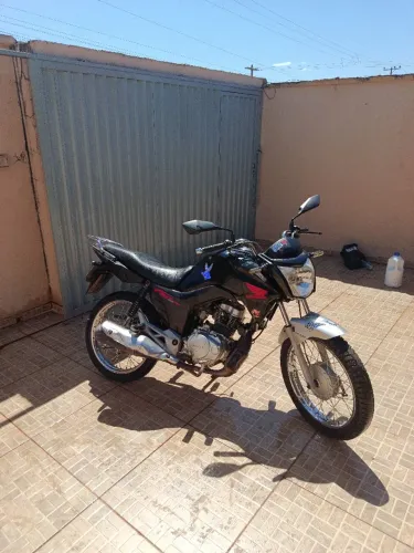 Moto estar ótima em dias não fuma não baixa oléo não vaza motor rodando liso sem barulho.