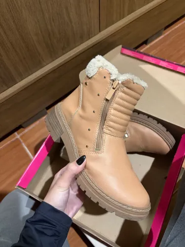 Bota de pelinho Dakota18694024