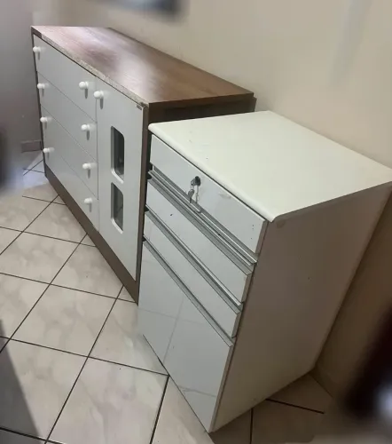 GAVETEIRO DE RODINHAS COM COMODA. ENTREGAMOS.