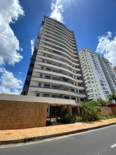 Apartamento à Venda no Condomínio Rotterdam