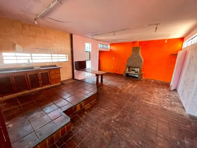 CASA COMERCIAL COM RESIDÊNCIA E COM ENTRADA PARA CAMINHÃO FL14