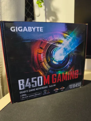 Placa-Mãe Gigabyte B450M Gaming