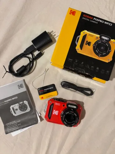 CÂMERA FOTOGRÁFICA KODAK WPZ2 - À PROVA D?ÁGUA c/ WI-FI, VERMELHA