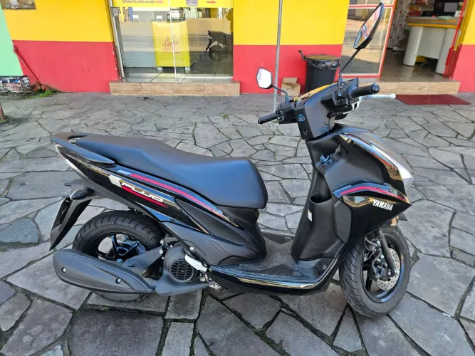 Yamaha Fluo muito nova