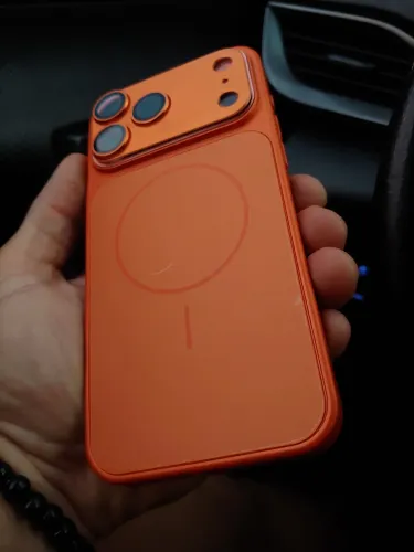 Capa/case iPhone 15 Pro Max --->>> 17 Pro Max Laranja c/ carregamento indução