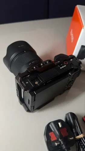 Câmera Sony Zve10 4k +kit extra bateria+cage e caixa