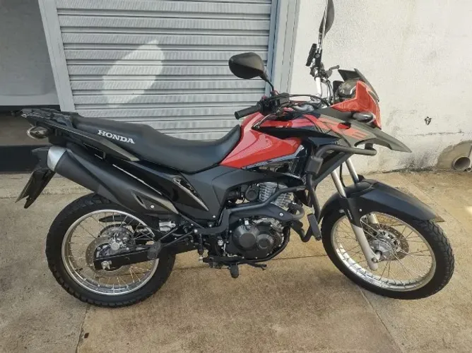 Honda XRE 190cc pouco rodada, sem detalhes