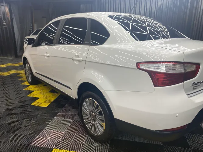 Fiat Grand Siena Essence 1.6 Flex 16V 2015