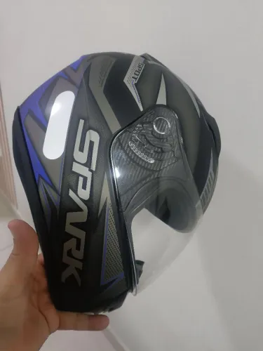 Capacete semi-novo