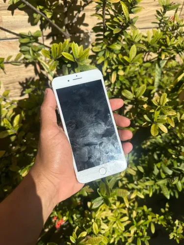 iPhone 8 Plus 128GB - Para Retirar Peças / Só Tela Quebrada