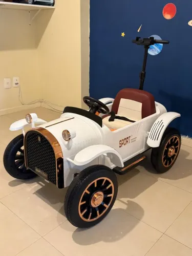 Carrinho Elétrico Infantil Retrô Calhambeque 12V - Branco + Suporte p/ os Pais