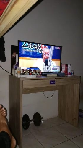 Mesa com duas gavetas