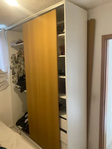 Guarda roupa grande
