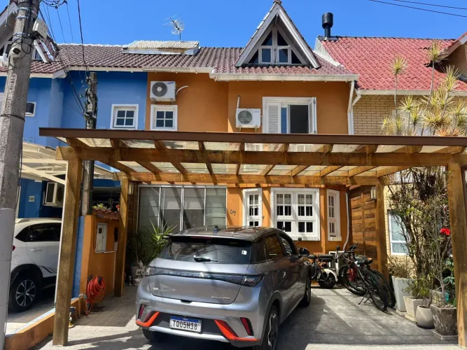 Casa em condomínio do Guarujá