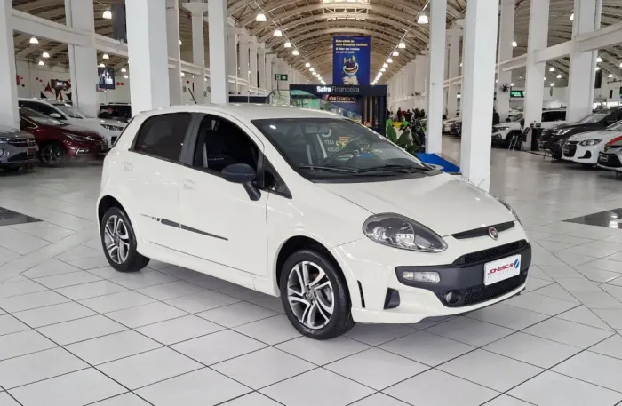 Fiat Punto Blackmotion Dual. 1.8 Flex 16V 5P 2017