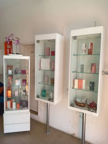 Vendo móveis para loja FAÇO NEGÓCIO 