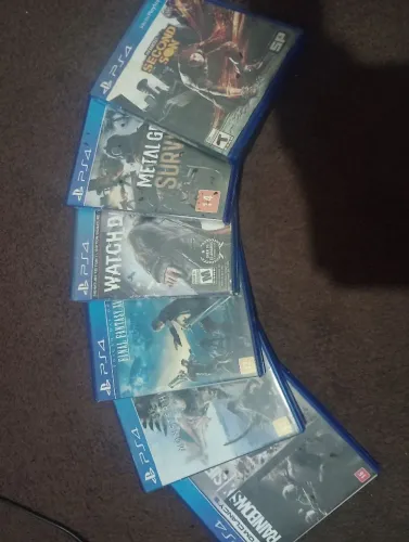 Jogos de ps4 novinhos, 50 reais cada. PREÇO NEGOCIÁVEL!