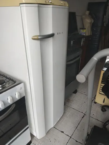 Linda geladeira Electrolux 280 L RE28