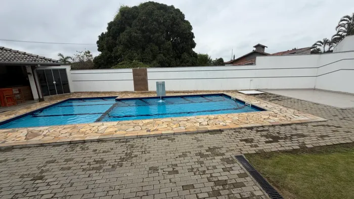 Alugo casa no Condomínio Vilage Paineiras